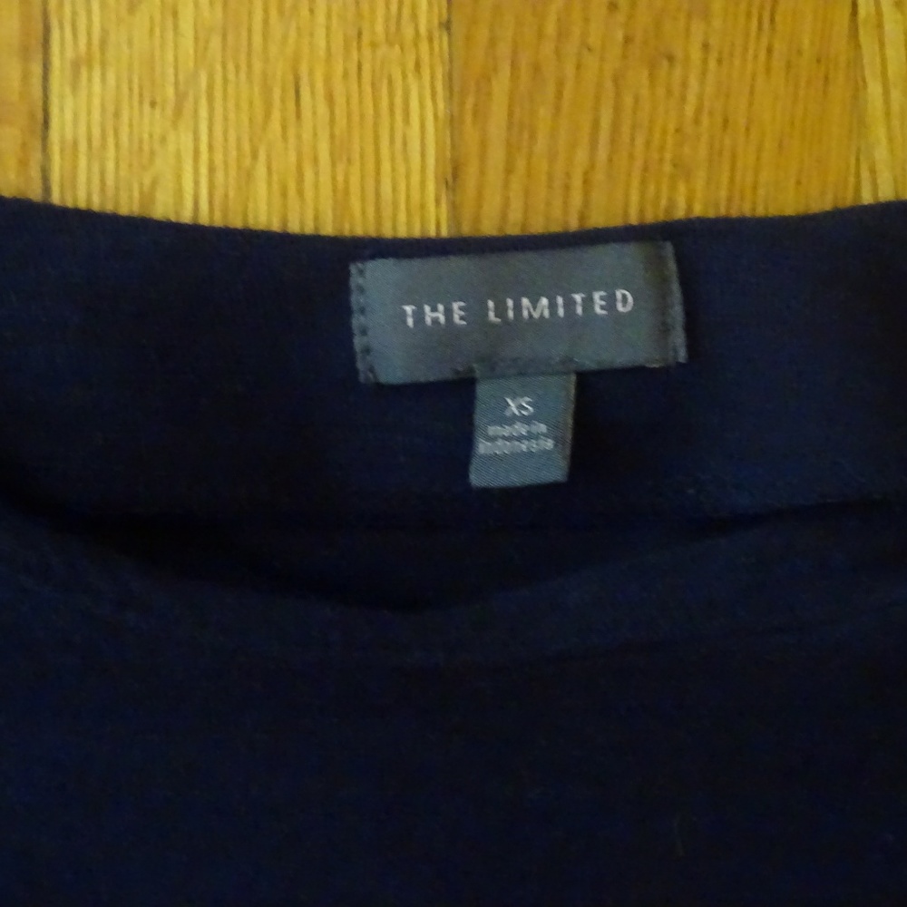 The Limited Flowy shirt - Picture 2 of 3